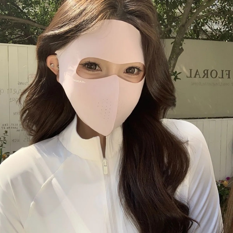 Neue UV-Gesichtsmaske für das  – Travel Accessories New Bewertung und Preis